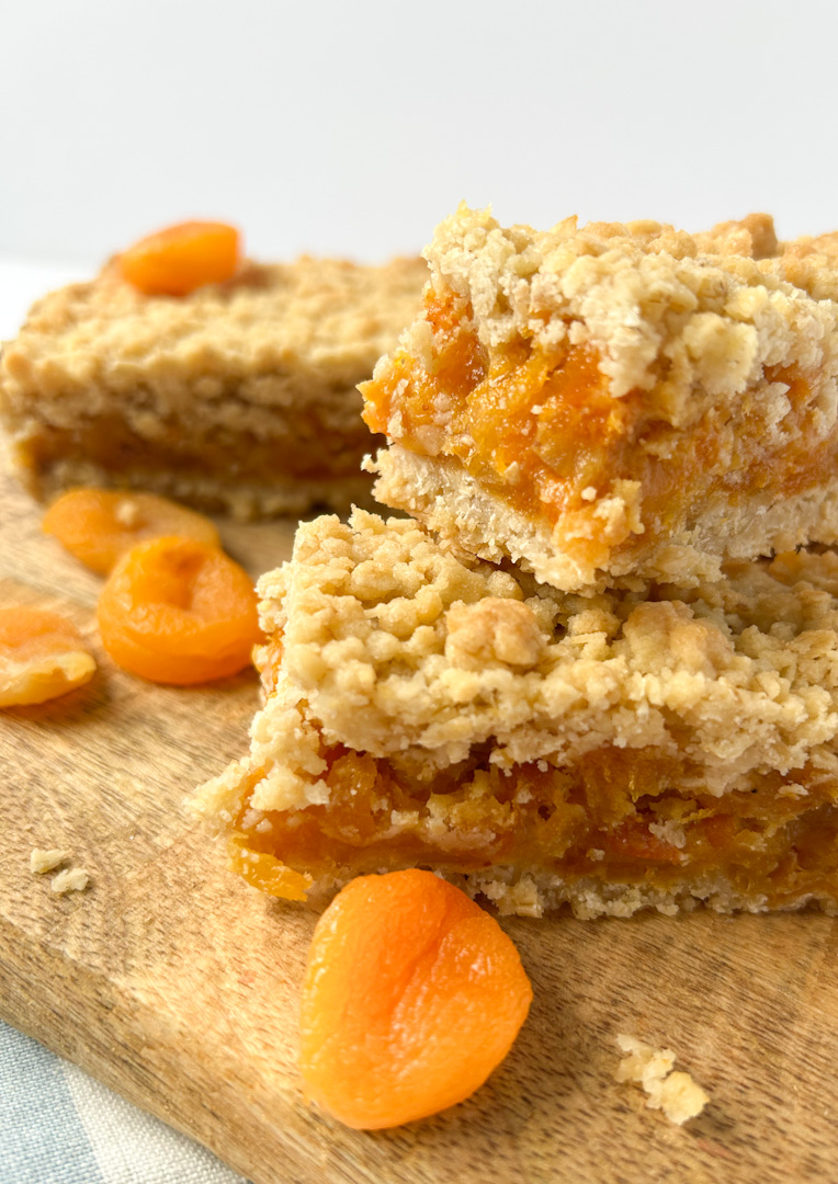 apricot and butter oat traybake slices